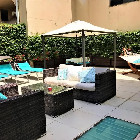 Guest house One